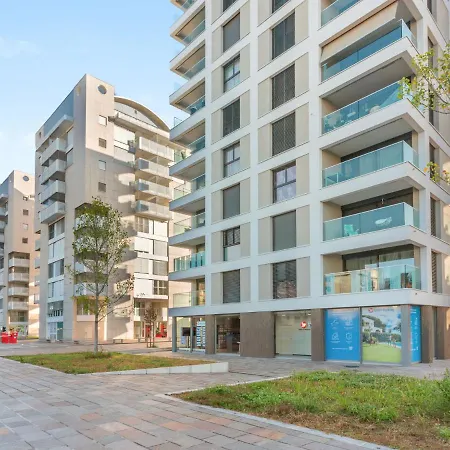 Loctowers A4-1-1 By Interhome ロカルノ